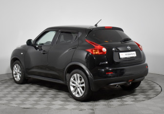 Подержанный автомобиль Nissan Juke 2014 года (7 фото)