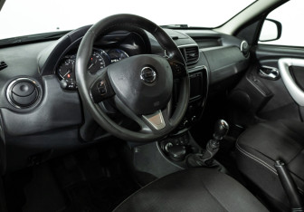 Подержанный автомобиль Nissan Terrano 2019 года (11 фото)