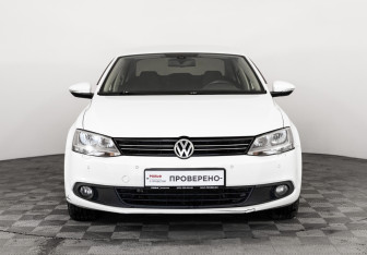 Подержанный автомобиль Volkswagen Jetta Sedan 2012 года (2 фото)