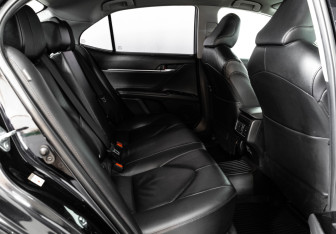 Подержанный автомобиль Toyota Camry Sedan 2019 года (26 фото)