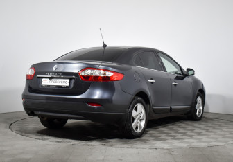 Подержанный автомобиль Renault Fluence 2011 года (5 фото)