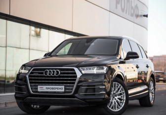 Подержанный автомобиль Audi Q7 2015 года (1 фото)