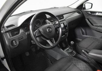 Подержанный автомобиль Skoda Rapid Liftback 2019 года (9 фото)