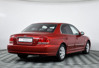 Подержанный автомобиль Hyundai Sonata 2006 года (5 фото)