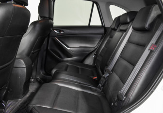 Подержанный автомобиль Mazda CX-5 2016 года (12 фото)