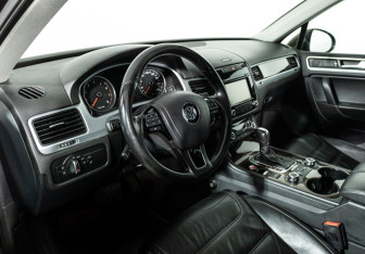 Подержанный автомобиль Volkswagen Touareg 2013 года (11 фото)