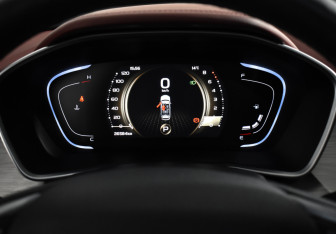 Подержанный автомобиль Geely Coolray 2023 года (19 фото)