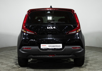 Подержанный автомобиль Kia Soul 2022 года (6 фото)