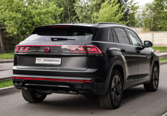 Подержанный автомобиль Volkswagen Teramont 2022 года (6 фото)
