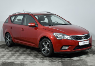 Подержанный автомобиль Kia Ceed Wagon 2011 года (3 фото)