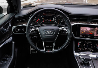 Подержанный автомобиль Audi A6 Sedan 2019 года (12 фото)