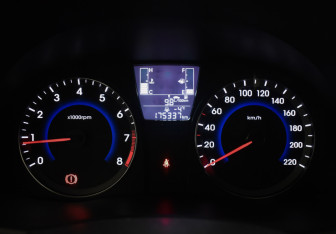 Подержанный автомобиль Hyundai Solaris Hatchback 2015 года (20 фото)