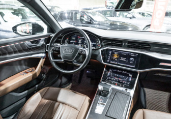 Подержанный автомобиль Audi A6 Sedan 2023 года (14 фото)