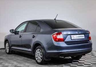 Подержанный автомобиль Skoda Rapid Liftback 2016 года (6 фото)