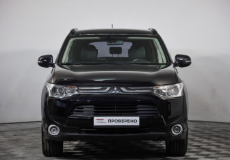 Подержанный автомобиль Mitsubishi Outlander 2012 года (2 фото)