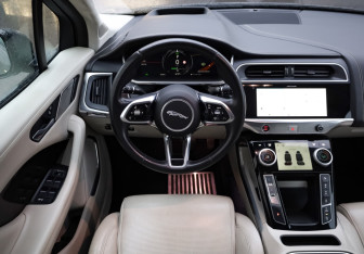 Подержанный автомобиль Jaguar I-Pace 2019 года (11 фото)