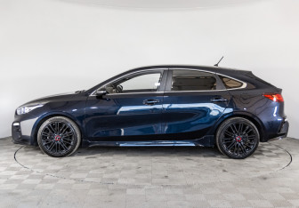 Подержанный автомобиль Kia K3 Hatchback 2021 года (8 фото)