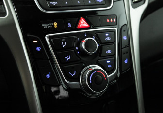 Подержанный автомобиль Hyundai i30 Hatchback 2015 года (15 фото)