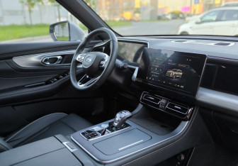 Подержанный автомобиль GAC GS8 2023 года (13 фото)