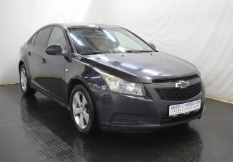 Подержанный автомобиль Chevrolet Cruze Sedan 2011 года (3 фото)
