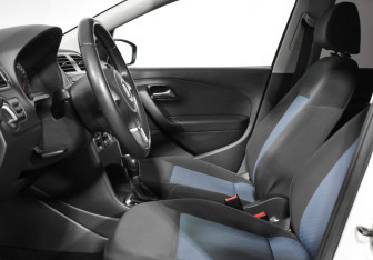 Подержанный автомобиль Volkswagen Polo Sedan 2013 года (10 фото)