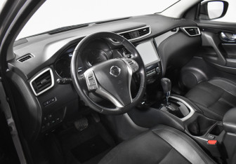Подержанный автомобиль Nissan Qashqai 2017 года (9 фото)