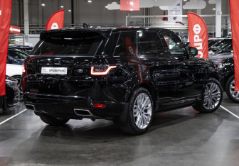 Подержанный автомобиль Land Rover Range Rover Sport 2019 года (7 фото)
