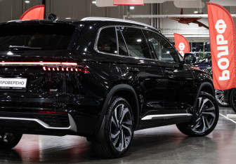 Подержанный автомобиль Geely Monjaro 2023 года (7 фото)