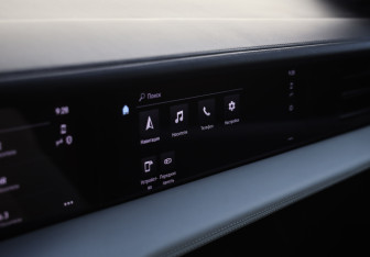 Подержанный автомобиль Porsche Taycan 2021 года (23 фото)