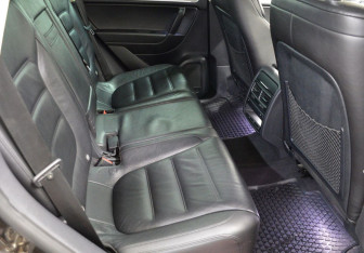 Подержанный автомобиль Volkswagen Touareg 2016 года (13 фото)