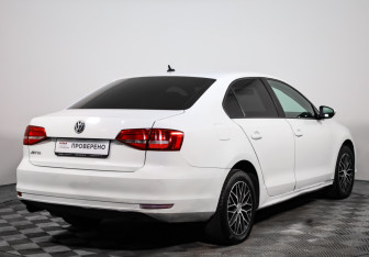 Подержанный автомобиль Volkswagen Jetta Sedan 2015 года (4 фото)