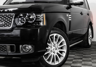 Подержанный автомобиль Land Rover Range Rover 2010 года (2 фото)