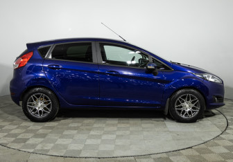 Подержанный автомобиль Ford Fiesta Hatchback 2016 года (4 фото)