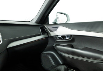 Подержанный автомобиль Volvo XC90 2018 года (23 фото)