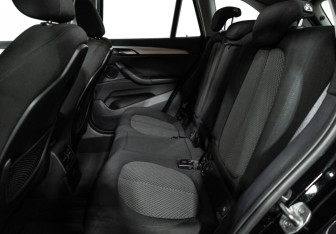 Подержанный автомобиль BMW X1 2019 года (10 фото)