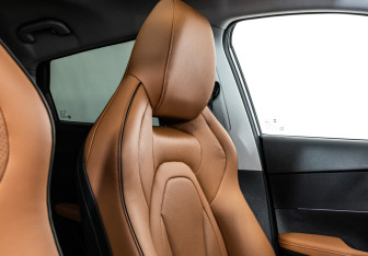 Подержанный автомобиль Omoda C5 2024 года (27 фото)