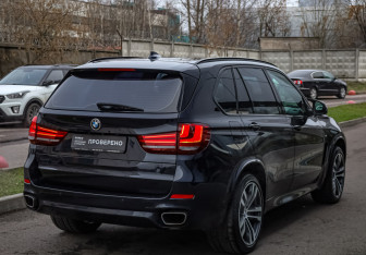 Подержанный автомобиль BMW X5 2017 года (5 фото)
