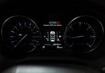 Подержанный автомобиль Land Rover Range Rover Evoque 2013 года (12 фото)