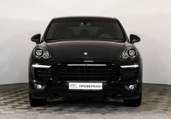Подержанный автомобиль Porsche Cayenne 2015 года (2 фото)