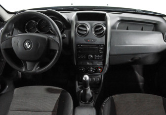 Подержанный автомобиль Renault Duster 2016 года (14 фото)