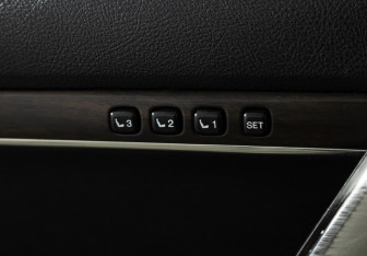 Подержанный автомобиль Toyota Land Cruiser Suv 2016 года (20 фото)