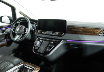 Подержанный автомобиль Hongqi HQ9 2022 года (9 фото)