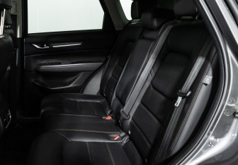 Подержанный автомобиль Mazda CX-5 2017 года (10 фото)