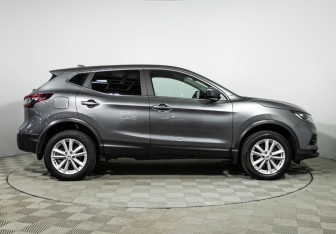Подержанный автомобиль Nissan Qashqai 2021 года (4 фото)