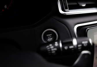 Подержанный автомобиль Land Rover Range Rover Velar 2019 года (21 фото)