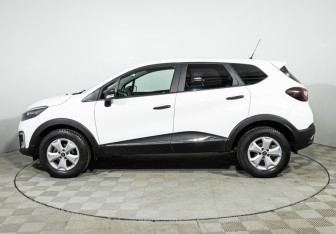 Подержанный автомобиль Renault Kaptur 2018 года (8 фото)