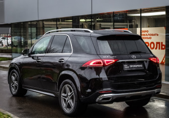 Подержанный автомобиль Mercedes-Benz GLE 2020 года (6 фото)