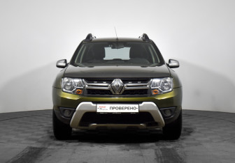 Подержанный автомобиль Renault Duster 2017 года (2 фото)