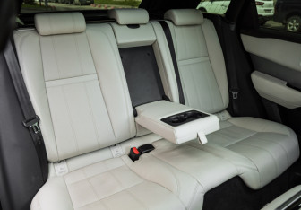 Подержанный автомобиль Land Rover Range Rover Velar 2017 года (31 фото)