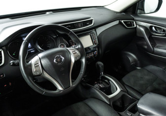 Подержанный автомобиль Nissan X-Trail 2017 года (11 фото)